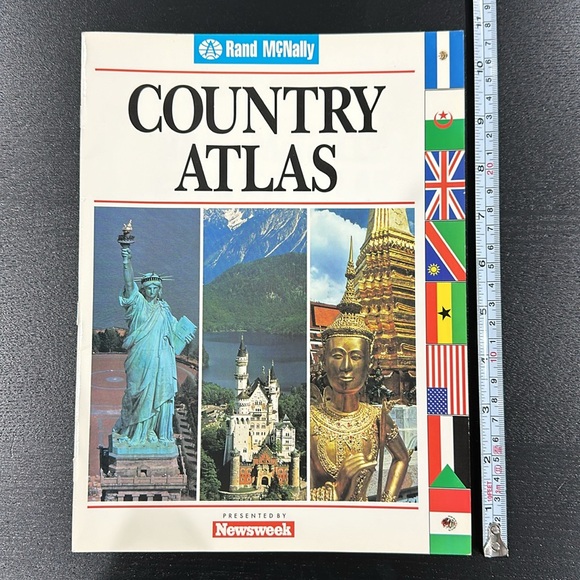 Vintage World Country Atlas Book - 1990 - Picture 10 of 11